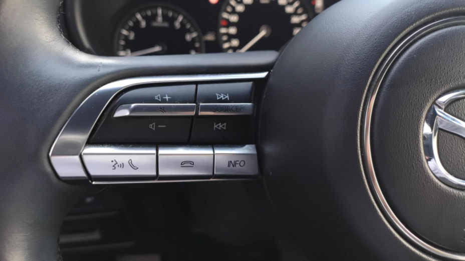 MAZDA 3 3 2.0 mHEV Hikari aut
