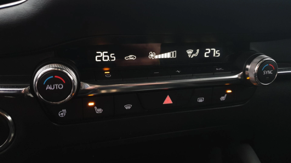 MAZDA 3 3 2.0 mHEV Hikari aut
