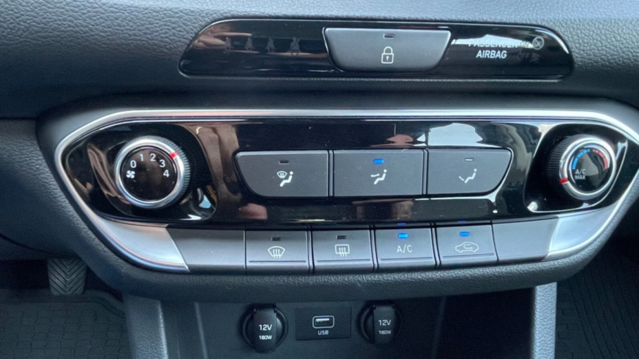 HYUNDAI i30 i30 1.0 T-GDI Modern DCT