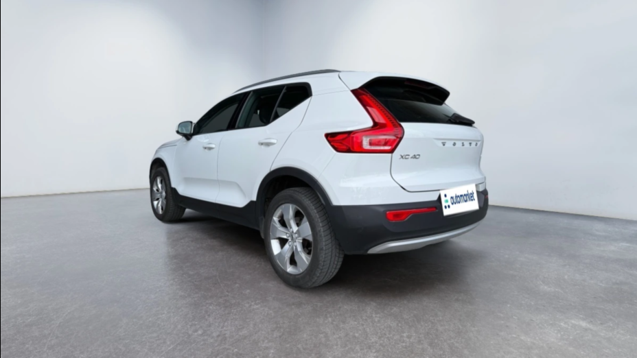 VOLVO XC40 XC40 T3 Momentum Pro