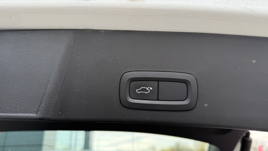 VOLVO XC40 XC40 T3 Momentum Pro