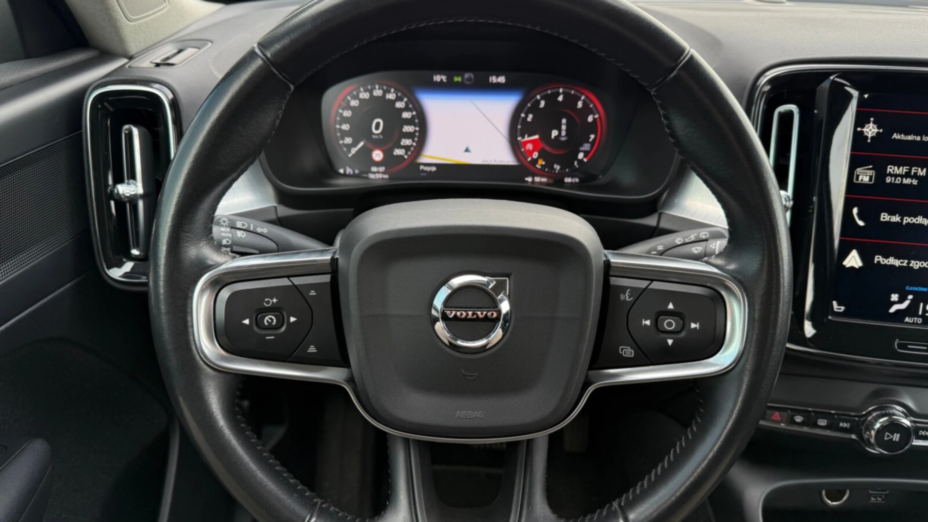 VOLVO XC40 XC40 T3 Momentum Pro