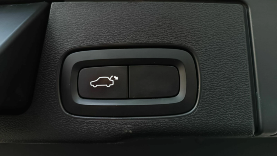 VOLVO XC60 XC60 T4 Momentum Pro aut