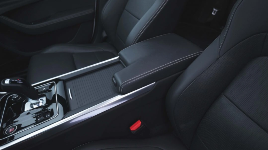 JAGUAR XE XE 2.0 D200 mHEV R-Dynamic SE aut
