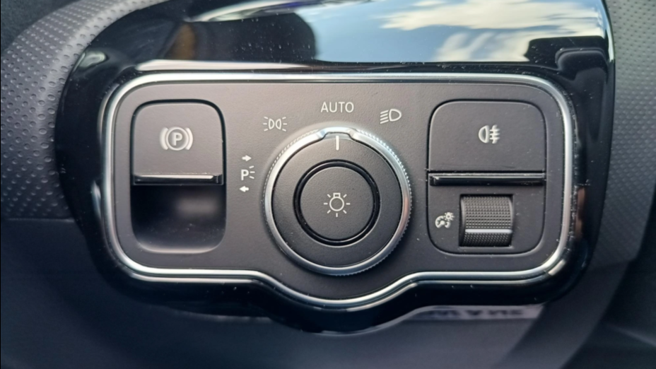 MERCEDES-BENZ A Klasa A 250 7G-DCT