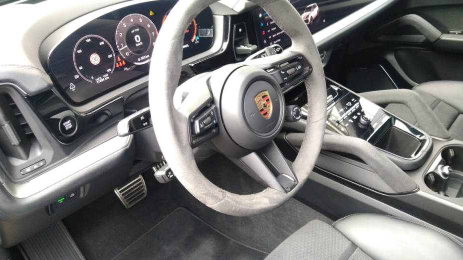 PORSCHE Cayenney Cayenne Coupe GTS