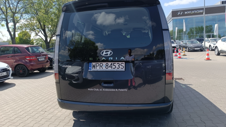 HYUNDAI Staria Staria 1.6 T-GDI HEV Smart VIP aut