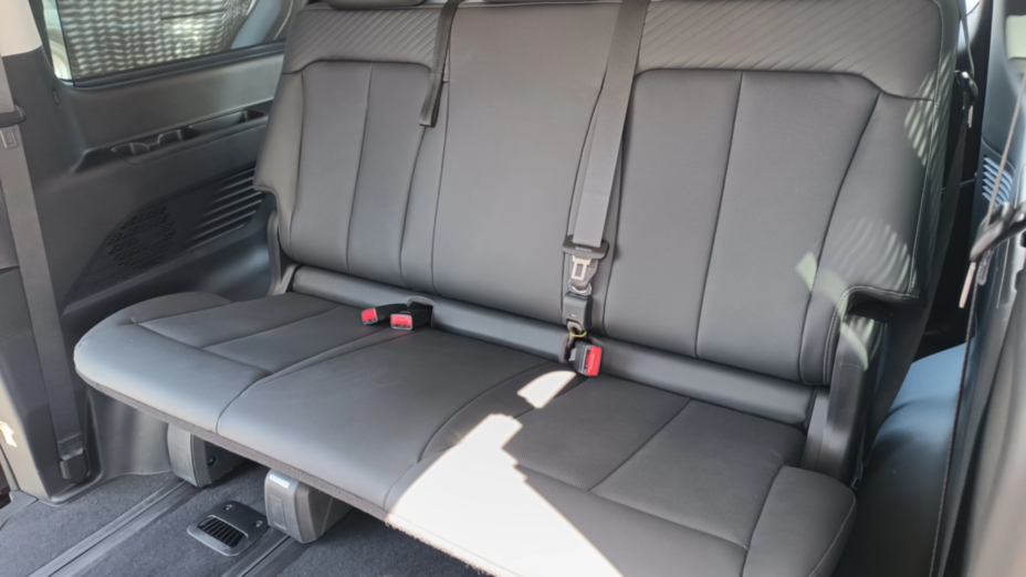HYUNDAI Staria Staria 1.6 T-GDI HEV Smart VIP aut