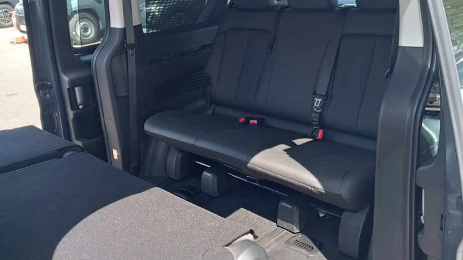 HYUNDAI Staria Staria 1.6 T-GDI HEV Smart VIP aut