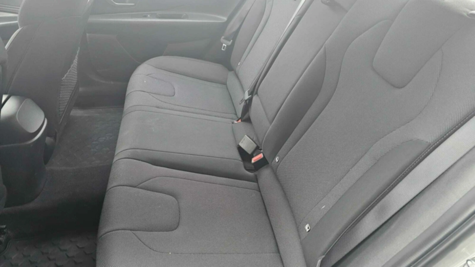 HYUNDAI Elantra Elantra 1.6 Modern