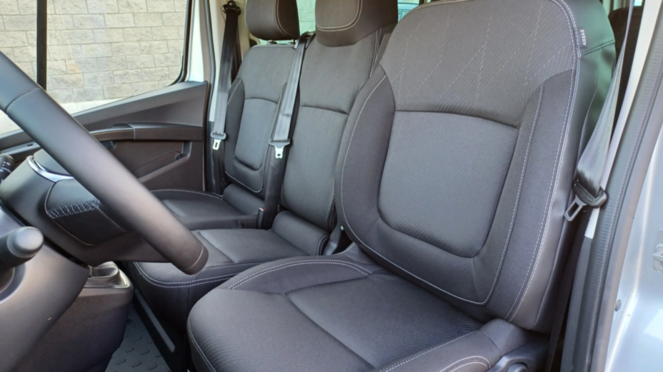 RENAULT Trafic Trafic Kombi 2.0 Blue dCi L2 Equilibre Nowy
