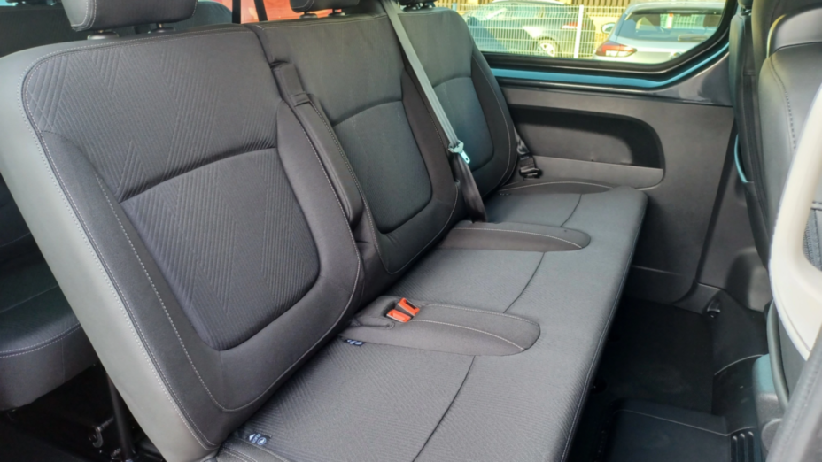 RENAULT Trafic Trafic Kombi 2.0 Blue dCi L2 Equilibre Nowy