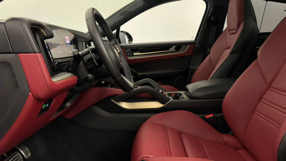 PORSCHE Cayenne Cayenne Coupe GTS