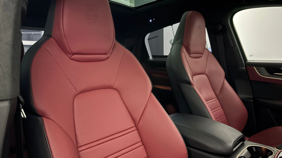 PORSCHE Cayenne Cayenne Coupe GTS