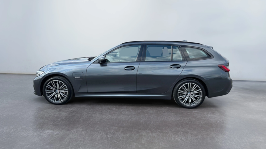 BMW Seria 3 330e xDrive M Sport sport-aut