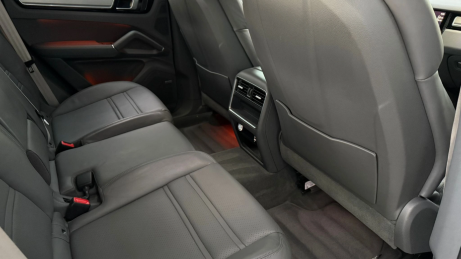 PORSCHE Cayenne Cayenne Platinum Edition