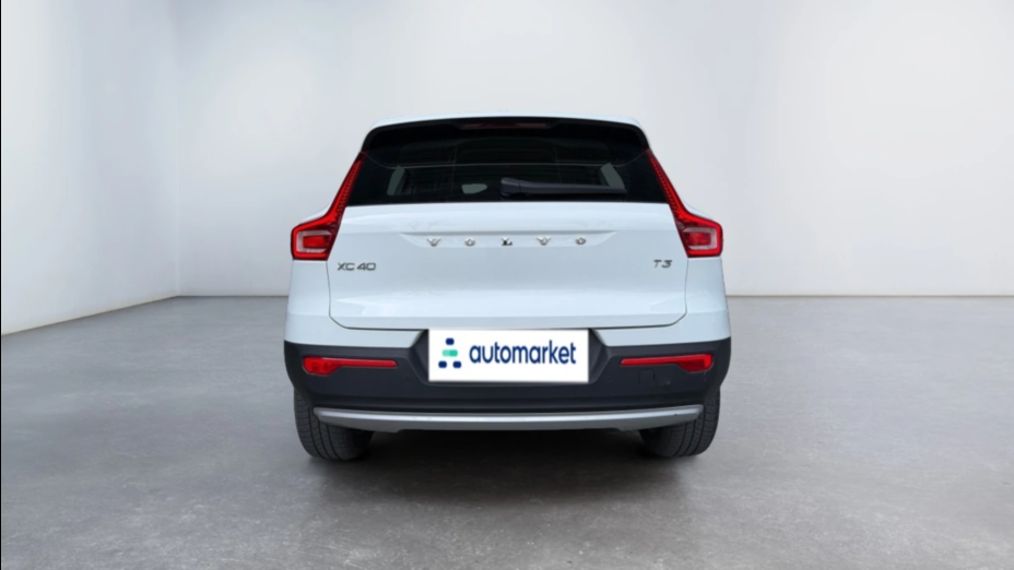 VOLVO XC40 XC40 T3 Momentum Pro