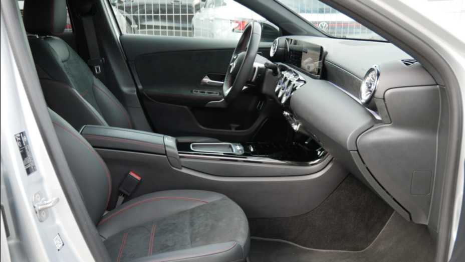MERCEDES-BENZ A Klasa A 200 AMG Line 7G-DCT