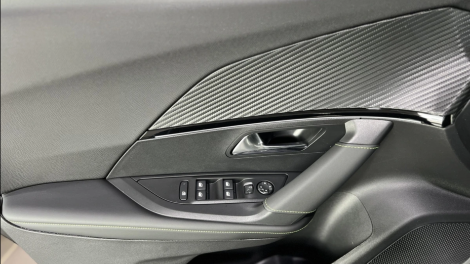 PEUGEOT 2008 2008 PureTech mHEV GT e-DCS6
