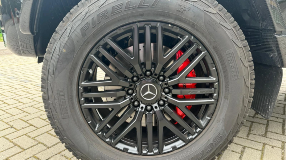 MERCEDES-BENZ Klasa G AMG G 63 4x4