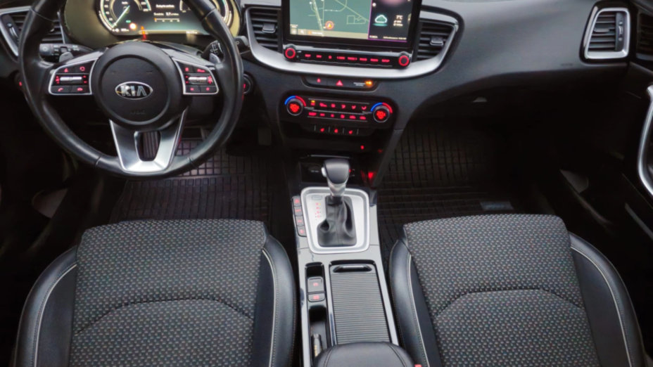 KIA Cee'd Ceed 1.6 GDI PHEV L Business Line DCT