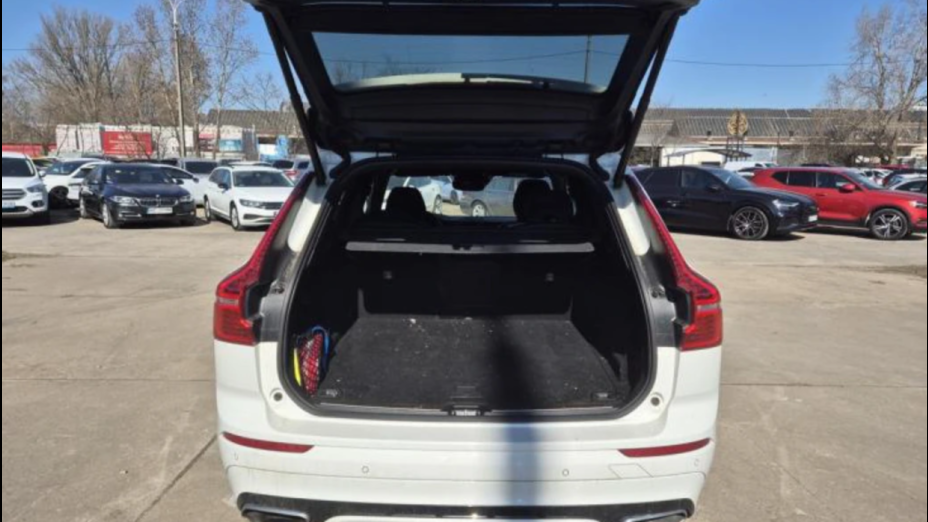 VOLVO XC60 XC60 B5 B AWD R-Design aut