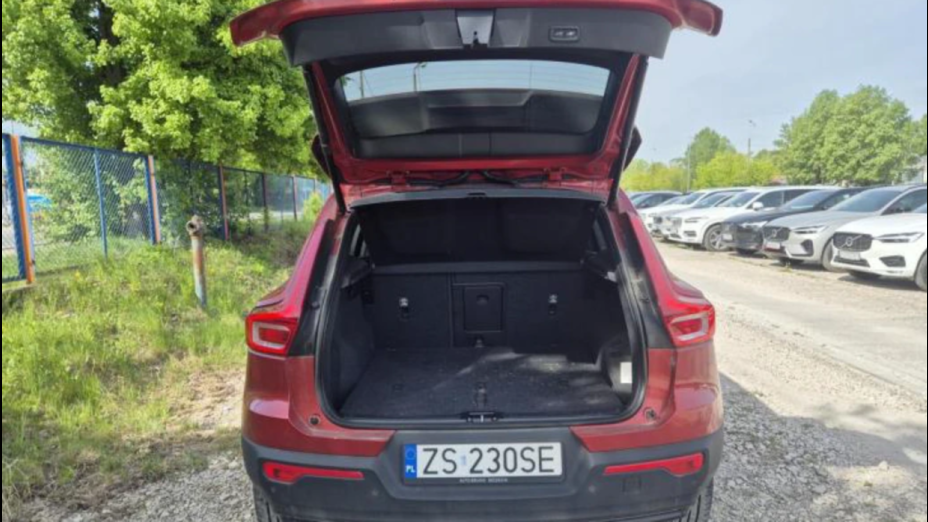 VOLVO XC40 XC40 B3 Plus Dark aut