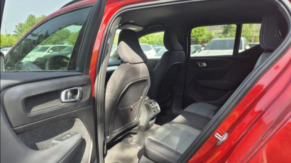 VOLVO XC40 XC40 B3 Plus Dark aut