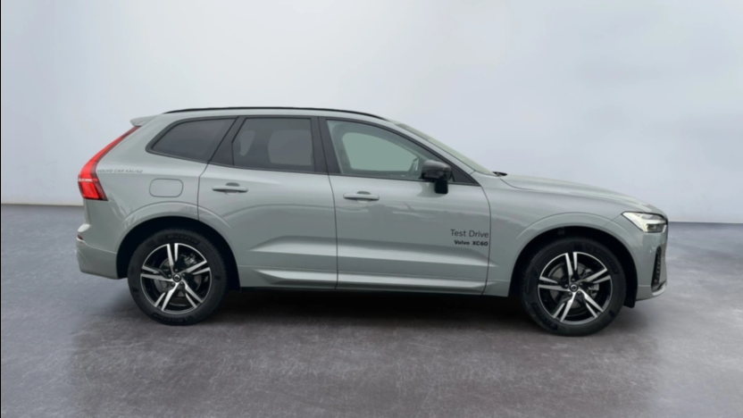 VOLVO XC60 XC60 B5 B AWD Plus Dark aut