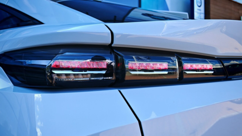 PEUGEOT 408 408 1.2 PureTech mHEV Allure S&S e-DSC6 Nowy