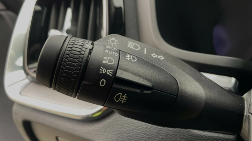 VOLVO V60 V60 B4 D Plus Dark aut