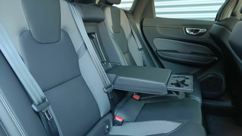 VOLVO XC60 XC60 B5 D AWD R-Design aut