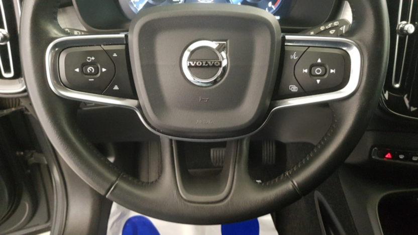 VOLVO XC40 XC40 D4 SCR AWD Momentum aut