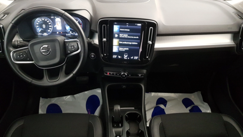 VOLVO XC40 XC40 D4 SCR AWD Momentum aut