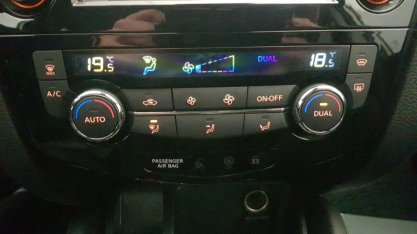 NISSAN Qashqai Qashqai 1.3 DIG-T N-Connecta DCT