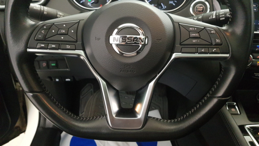 NISSAN Qashqai Qashqai 1.3 DIG-T N-Connecta DCT