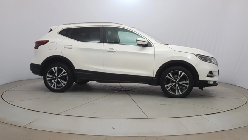 NISSAN Qashqai Qashqai 1.3 DIG-T N-Connecta DCT