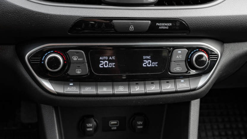 HYUNDAI i30 i30 1.5 DPI Smart