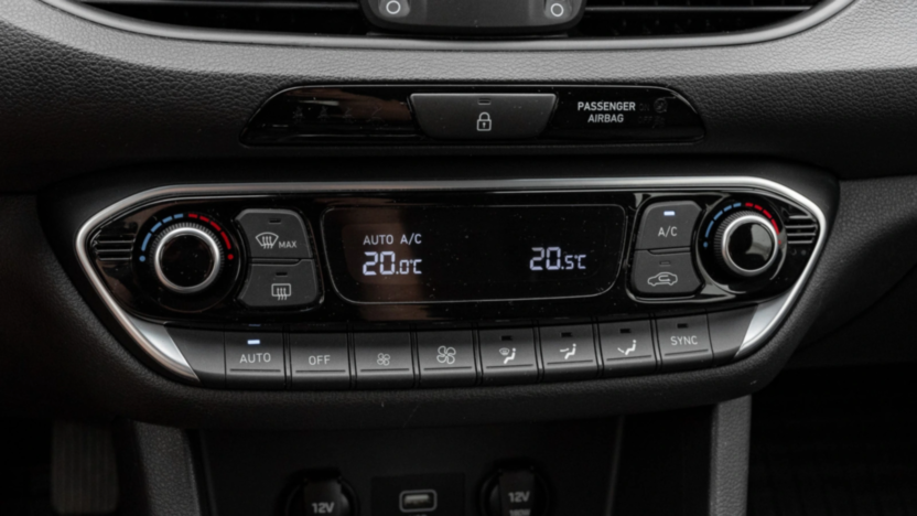 HYUNDAI i30 i30 1.5 DPI Smart