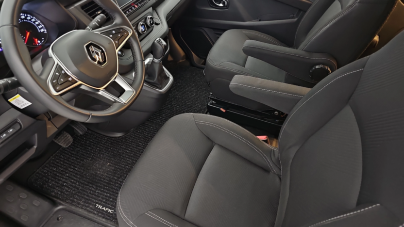 RENAULT Trafic Trafic 2.0 dCi L2H1 HD Extra EDC