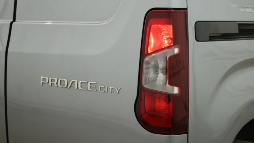 TOYOTA Proace City Proace City 1.2 D-4T Standard 2,3t Active Aut.