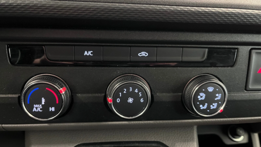 VOLKSWAGEN Transporter Transporter T6.1 TDI L2H1