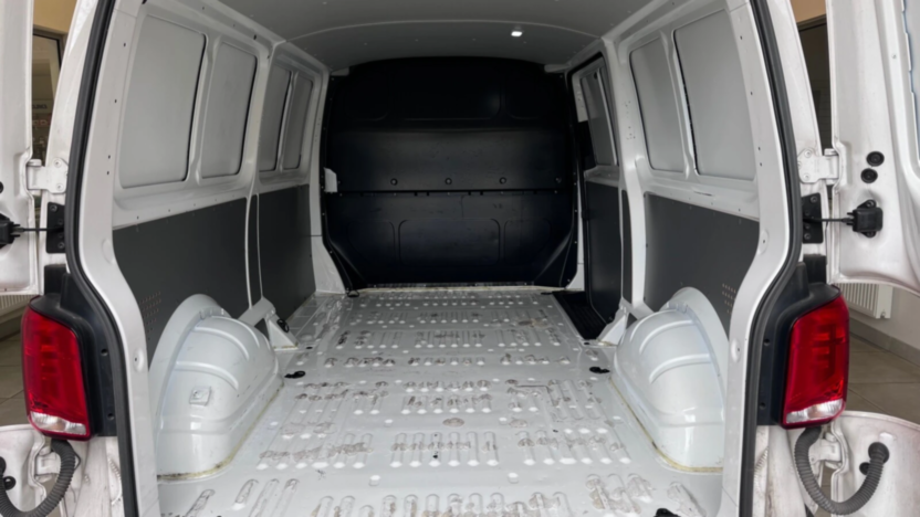 VOLKSWAGEN Transporter Transporter T6.1 TDI L2H1
