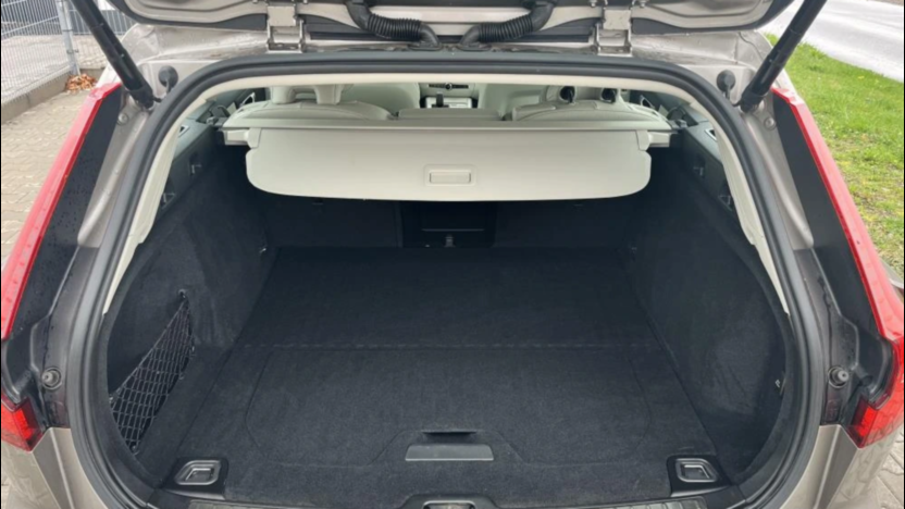 VOLVO V60 V60 B4 D Momentum Pro aut