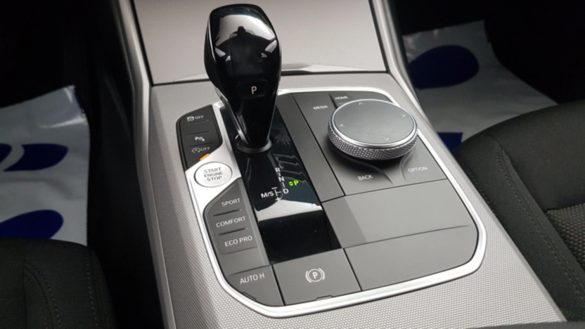 BMW Seria 3 318i aut