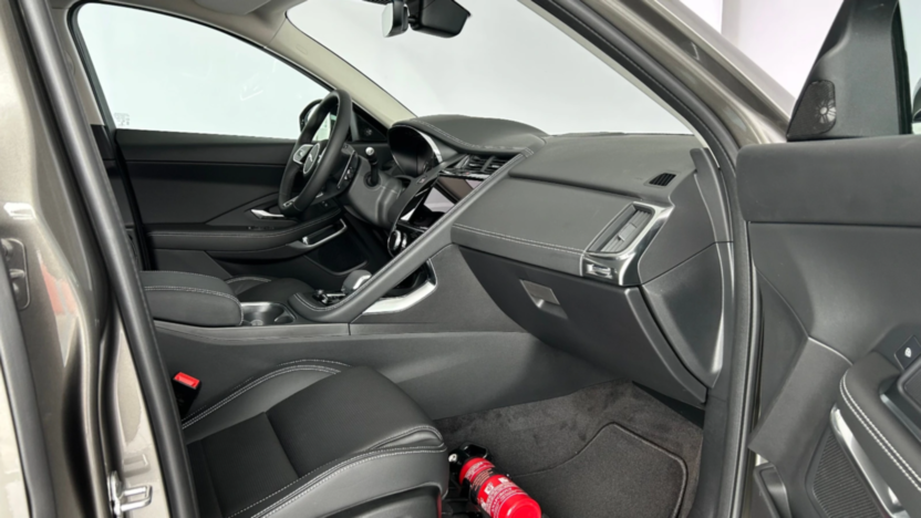 JAGUAR E-Pace E-Pace 2.0 D200 mHEV AWD R-Dynamic Black