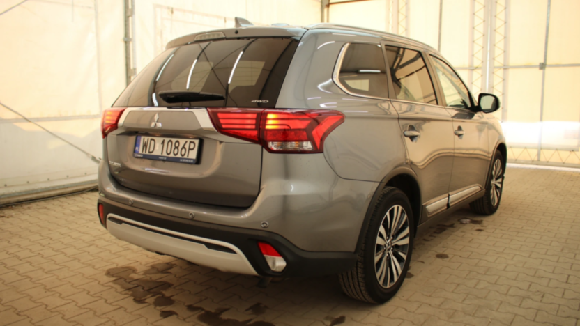 MITSUBISHI Outlander Outlander 2.0 Instyle SDA 4WD CVT