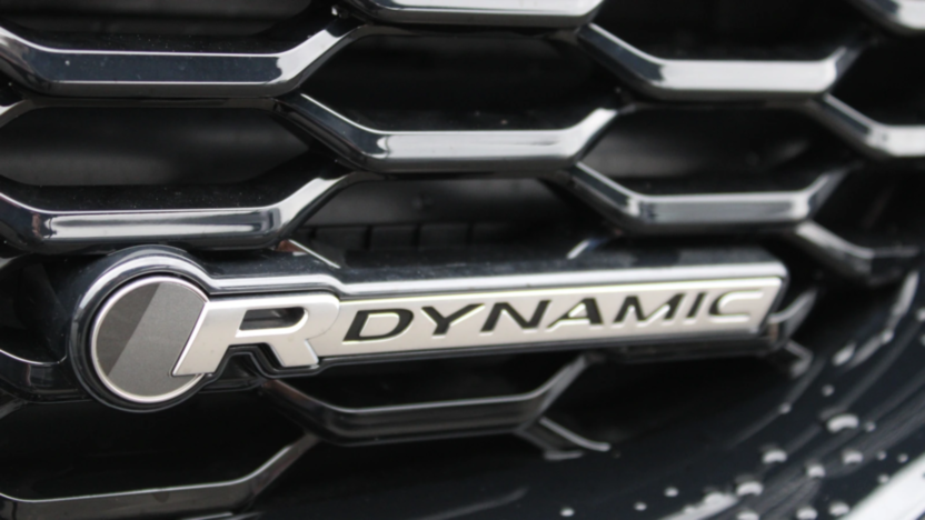 JAGUAR XE XE 2.0 D200 mHEV R-Dynamic SE aut Nowy