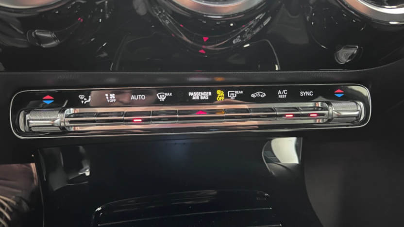 MERCEDES-BENZ CLA CLA 200 AMG Line 7G-DCT