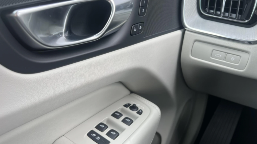 VOLVO XC60 XC60 T6 Plug-In Hybrid AWD Plus Bright aut